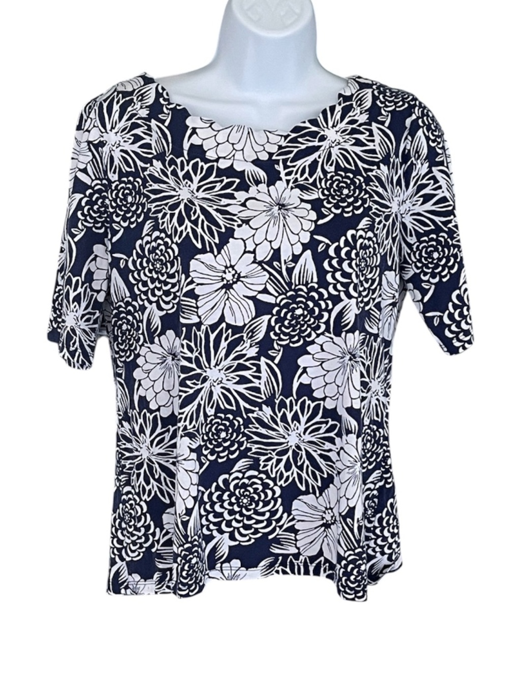 Talbots navy and white floral print t-shirt, size medium.